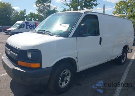 2004 Chevrolet Express из США, поврежденный, VIN 1GCFG15X741172754